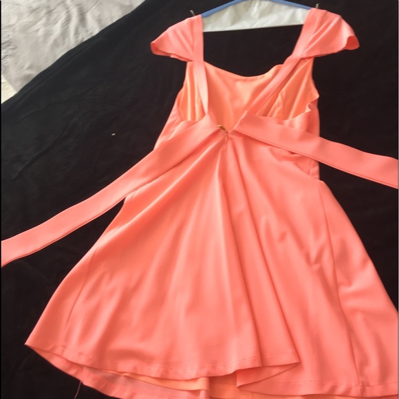 Dress - Picture 3 of 4